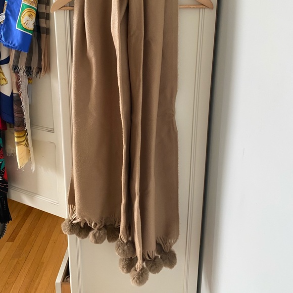 Boutique Vintage Pom Pom Scarf & Wrap Shawl - Picture 2 of 7